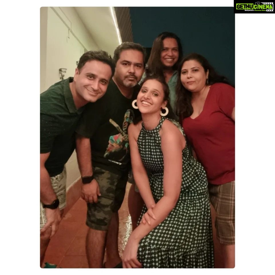 Astha Agarwal Instagram - The #great thing about #new #friends is that they bring new #energy to #your #soul ! . . . . . Had such amazing times with these bunch of crazy people like myself .. @parultg .. u need to help me tag them here