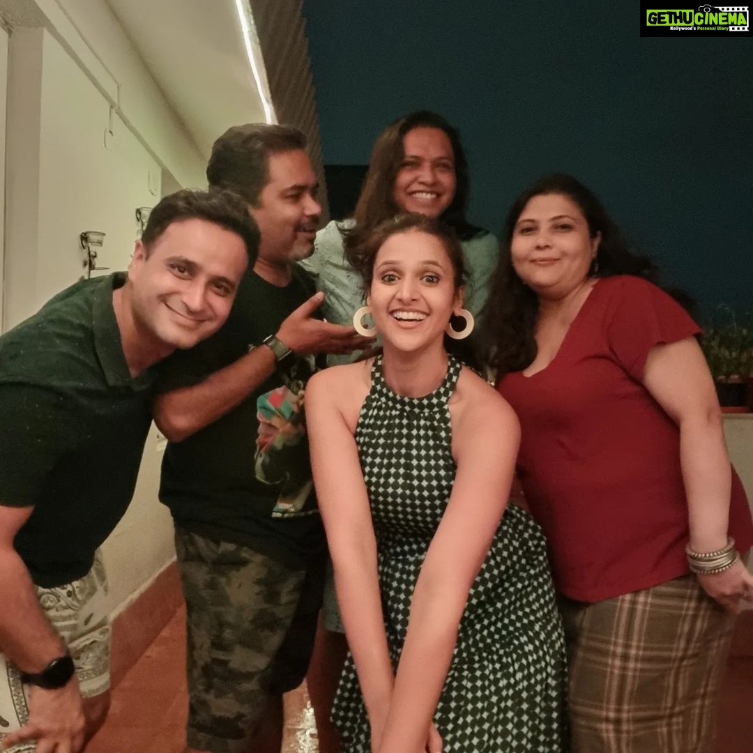 Astha Agarwal Instagram - The #great thing about #new #friends is that they bring new #energy to #your #soul ! . . . . . Had such amazing times with these bunch of crazy people like myself .. @parultg .. u need to help me tag them here
