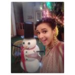 Astha Agarwal Instagram - Advice from a #snowman : Be a #jolly , #happy #soul Spend #time #outdoors #avoid #meltdowns #live #well , #life is #short ! #Merry #Christmas 🎄