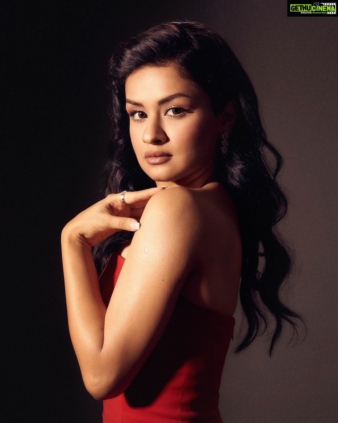 Avneet Kaur Instagram - In that red dress on ♥️🌹 Outfit: @antithesis.in Jewels by @anaghaartsnjewels @upakarna @mozaati MUAH @sachinmakeupartist1 @arbazshaikh6210 Styled by @tanghavri Assisted by - @esther_pinto98 📸 @visualaffairs_va
