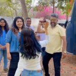 Avneet Kaur Instagram - Hopping on the trend my way with my team 🙈🔥❤️ #shootmode #team #trending 🎥- @sonianandra Mumbai, Maharashtra