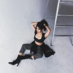 Avneet Kaur Instagram – Women like you start revolutions simply by existing.🖤🔥

Wearing- @urbanic_in