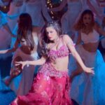 Avneet Kaur Instagram - Ye hai ishq baan jo hamare dil pe hai chal gaya ❤️ #MeriJaanEJaan audio out now. @nawazuddin._siddiqui @manikarnikafilms @kanganaranaut @shreyaghoshal @nakash_aziz @cylikhare @gauravchatterji @siddhanth581 @koo_ba_koo @theghatak @primevideoin #TuesdayMood #ShreyaGhoshal #AvneetKaur #NawazuddinSiddiqui #ManikarnikaFilms #KanganaRanaut #NakashAziz #TikuWedsSheruOnPrime #OutNow