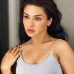 Avneet Kaur Instagram - Close ups pls 💙🦋✨ Mumbai, Maharashtra