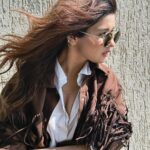 Avneet Kaur Instagram – Fashion is a trend. Whereas style lives within a person.🤍🔥 Mumbai, Maharashtra