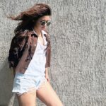 Avneet Kaur Instagram – Fashion is a trend. Whereas style lives within a person.🤍🔥 Mumbai, Maharashtra