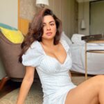 Avneet Kaur Instagram – 🌸🤍