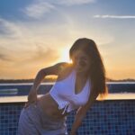 Avneet Kaur Instagram – Sunsets are sky poetry.🤍🌅 Bhopal, Madhya Pradesh