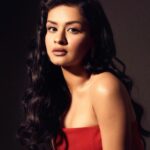 Avneet Kaur Instagram - Tum se milke yun laga hai jeene ki ek wajah ♥️ #tikuwedssheru on Amazon prime this 23rd of June! Outfit: @antithesis.in Jewels by @anaghaartsnjewels @upakarna @mozaati MUAH @sachinmakeupartist1 @arbazshaikh6210 Styled by @tanghavri Assisted by - @esther_pinto98 📸 @visualaffairs_va
