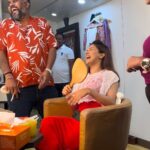 Avneet Kaur Instagram – Our very ‘divine’ mornings 😂 @vivianakadivine 🔥 
(Pls notice my mom totally roasting me😂) #behindthescenes #vanity #lifeofavneet #rap #myteam

@sachinmakeupartist1 @meghna.agrawall @siddhi_hairstylist Bhopal, Madhya Pradesh