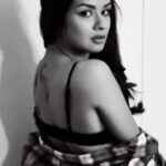 Avneet Kaur Instagram - Can’t keep my hands to myself 🖤