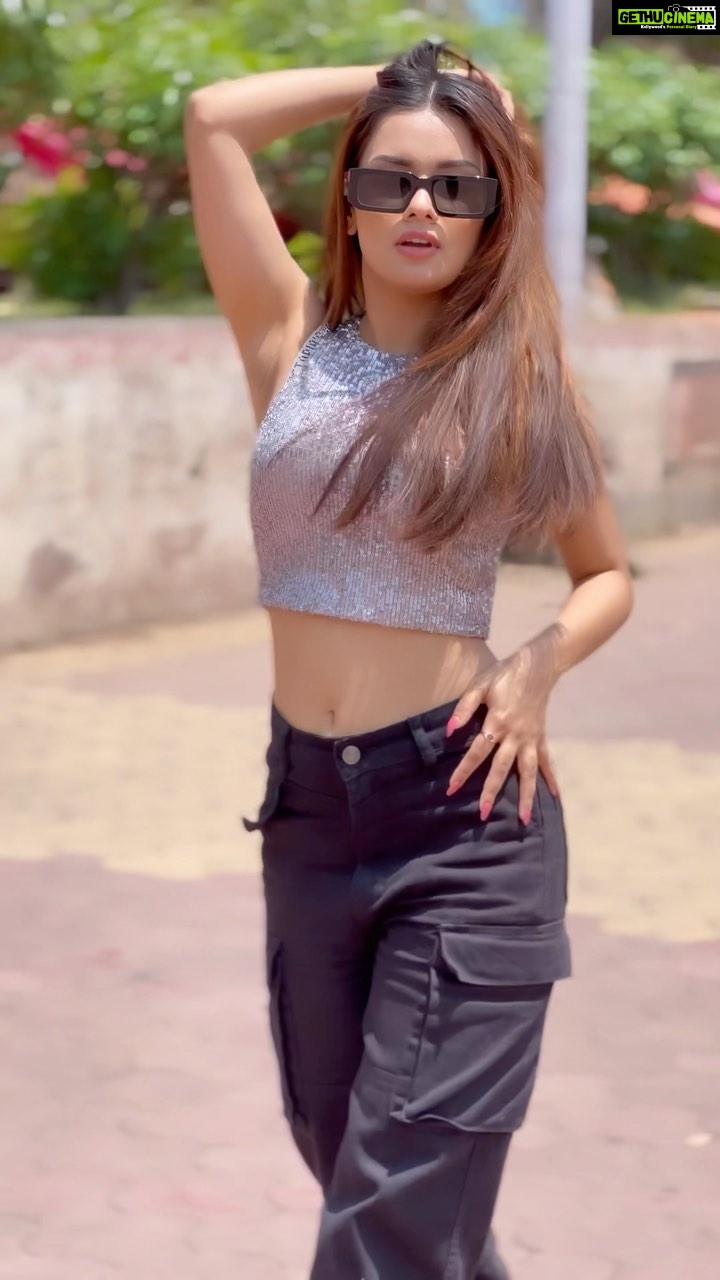 Avneet Kaur Instagram - Grooving nowadays on this track!🔥❤️🔥 @goldkartz_official #reelsinstagram #reelitfeelit