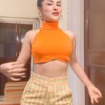 Avneet Kaur Instagram - Cause it’s been a while since I’ve tried these dances 🧡😛 #reelsinstagram #reelitfeelit #dance