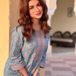 Avneet Kaur Instagram - Dil ne ye kaha hai dil se ek aur chai piye kya firse?😅☕️ #moodnowadays Madhya Pradesh