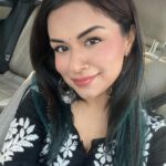 Avneet Kaur Instagram - Aisi hi hun mei….🤍