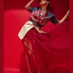 Avneet Kaur Instagram - I GOT A 90'S R&B TYPE HEART.♥️🎷