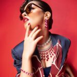Avneet Kaur Instagram - I GOT A 90'S R&B TYPE HEART.♥️🎷