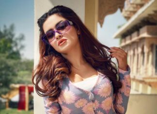 Avneet Kaur Instagram - Are sambhal kar yaar abhi gir jaate na mere pyaar mai 🤷🏻‍♀️😂💜 Madhya Pradesh