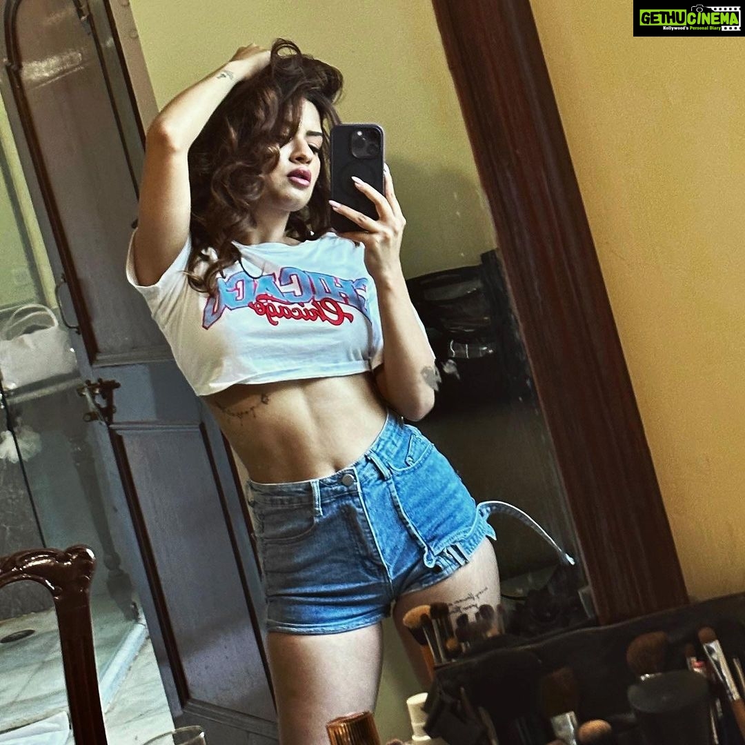 Avneet Kaur Instagram - Feelin good like I should 🤷🏻♀️💙👅 Madhya Pradesh
