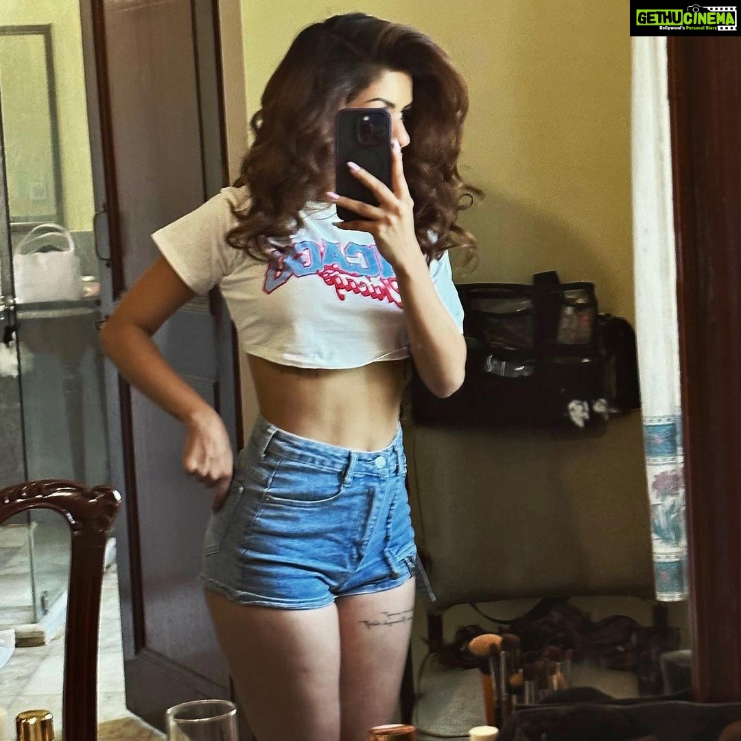 Avneet Kaur Instagram - Feelin good like I should 🤷🏻♀️💙👅 Madhya Pradesh