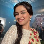 Avneet Kaur Instagram - Qudrat ki banayi sabse khoobsoorat cheez kya hai? - Khwaab ♥️✨ #Tiku #TikuWedsSheru