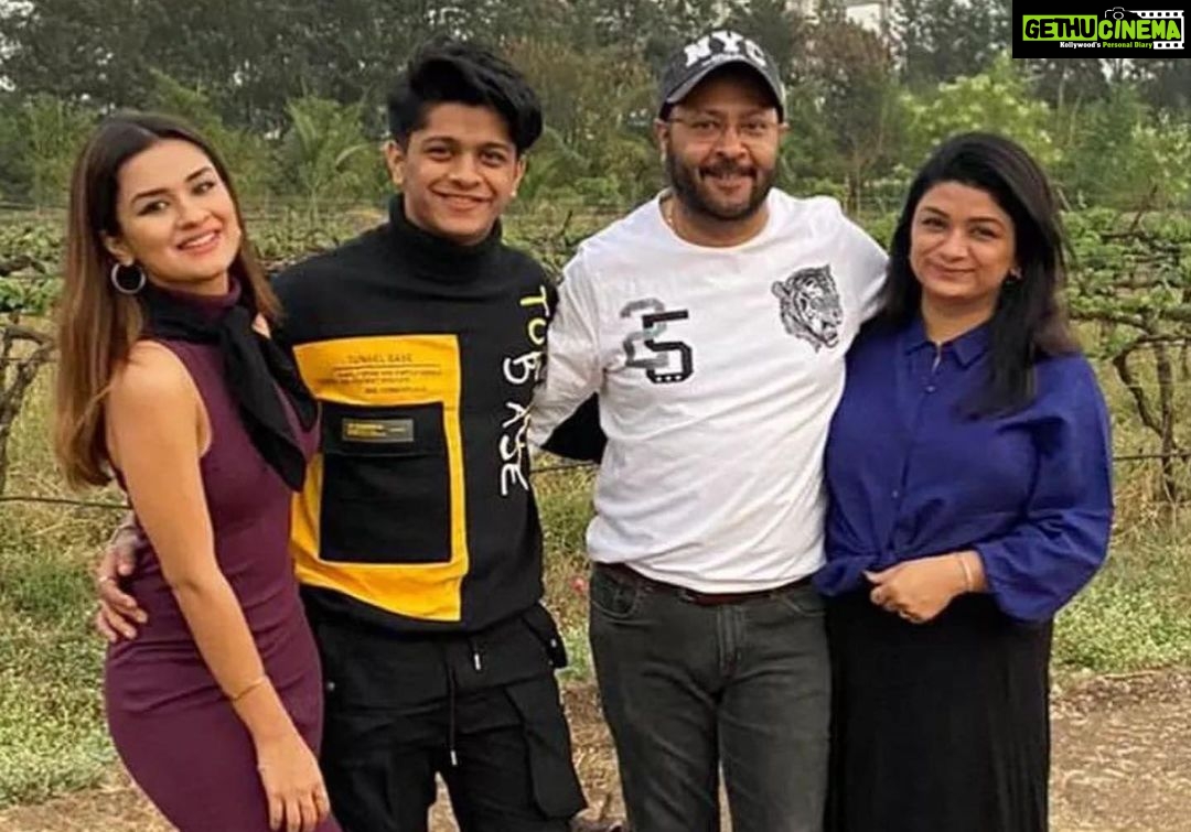 Avneet Kaur Instagram - Happy birthday lil bro ❤️🥲😘 here’s to growing up together!🥰🥰 miss you… wish I could’ve been there! Love you bhai ❤️ @singhjaijeet_4
