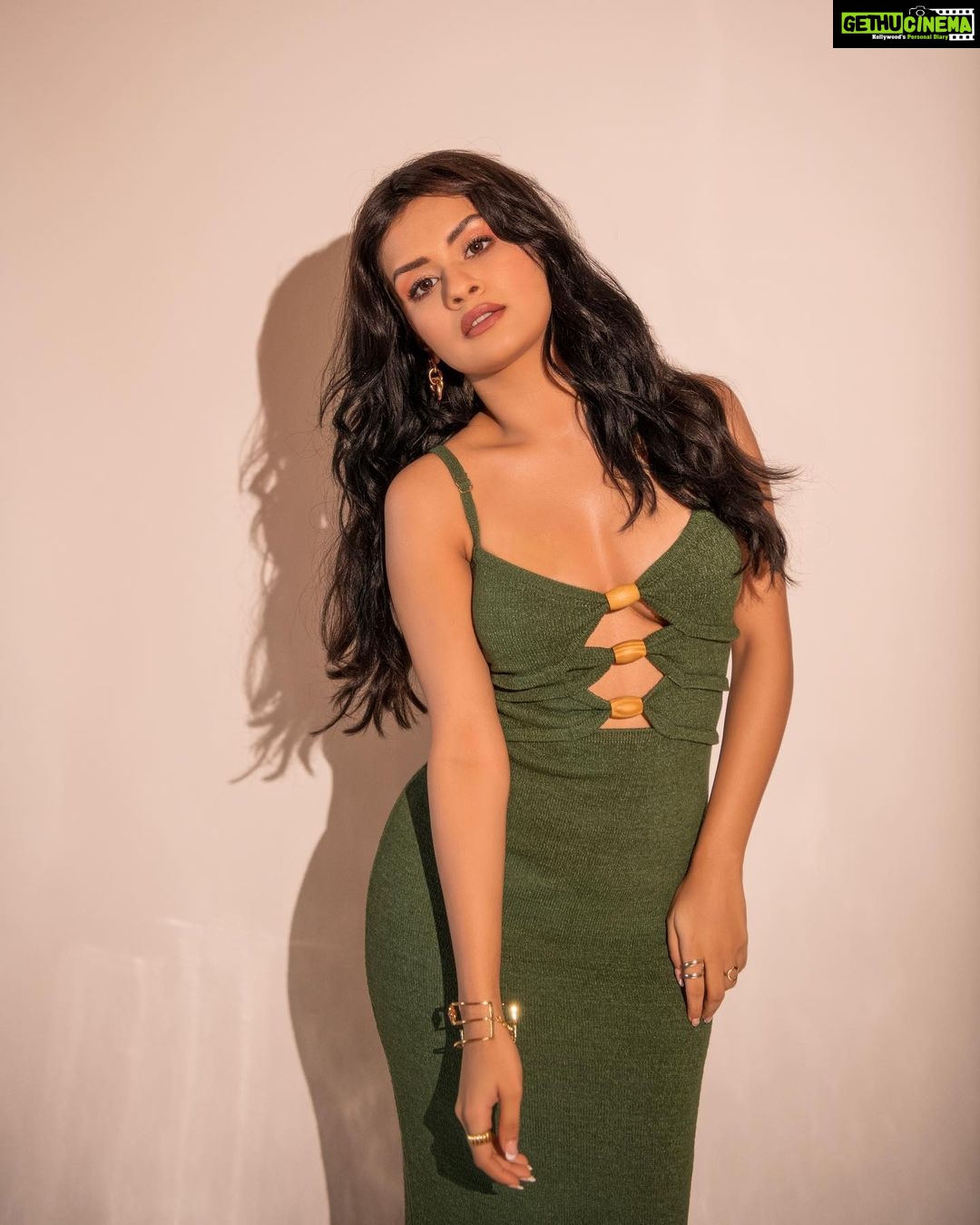 Avneet Kaur Instagram - Promotions day 1 for #TikuWedsSheru 💚 MUAH @sachinmakeupartist1 @arbazshaikh6210 Outfit- @runawaythelabel @frisky.in Jewellery- @goldenwindow @esmecrystals @the_bling_girll Heels- @zara Styled by- @kansalsunakshi Style team- @himanishukla48 📸- @rishabhkphotography