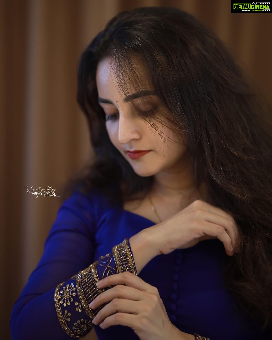 Bhama Instagram - NavyBlue georgette Anarkali set with beautiful embroideries of knots, sequence and cutbead bunches on the yoke and sleeves. And pairing with soft net dupptta with all over embroidered border with butta work from the Vaasuki designer collection. - DM for Price and Purchase “Be A Royal Vaasuki “💙 Thank you @ajinfotokada 💙