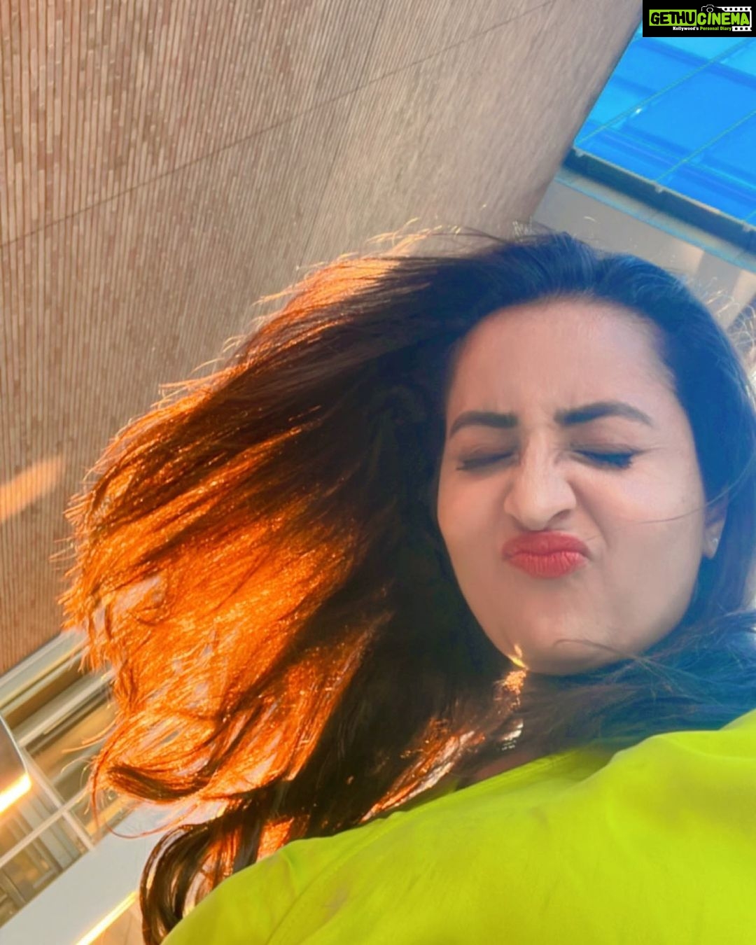Bhama Instagram - Let’s dance in the Sun, wearing Wild Flowers in our hair 🫠