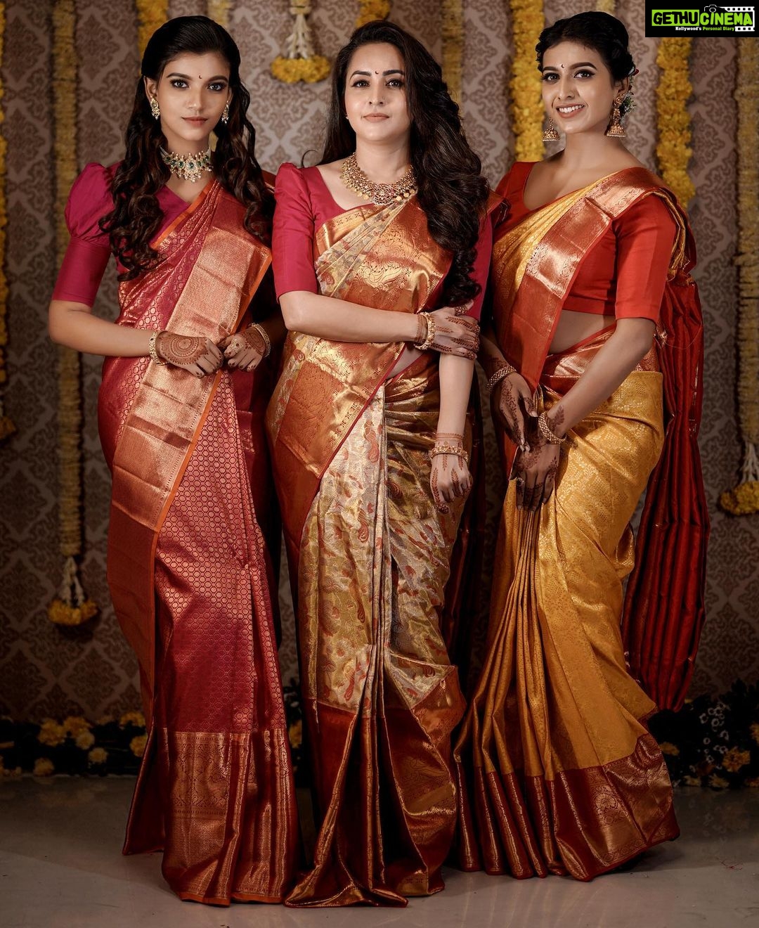 Bhama Instagram - VAASUKI Royal Kanchipuram Silk Sarees @vaasuki_by_bhamaa π ββYou are a Queen.so walk in your Royalty ! Be a Royal VAASUKI π #Opened #Silk sarees # Royal Silk #Kanchipuram Pattu # Instagram Shopping #Handpicked designs # Vaasuki # Luxury design #Pattusaree Thank you my Team @sainu_whiteline ππ @shibin4865 π @nithinju π @_sumathefacechanger_ π @aneeshcbabumakeupartist π @dcjewellers.official π @nami_.tha π @lizabethtomy π @shabnam_mehendi_kochi π @akhildev π @smart_pix_media_ π @jecingeorge π