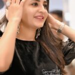 Bhama Instagram - Video @saneshphotography 💙 Edit @syamkumar_ms💙 Costume: @vaasuki_by_bhamaa 💙 Jewellery: @alameen_fashion_jewels 💙