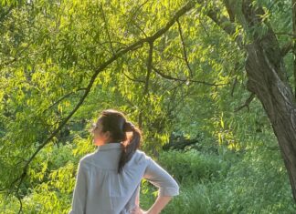 Bhama Instagram - Rejoice in the SunLight 🌞