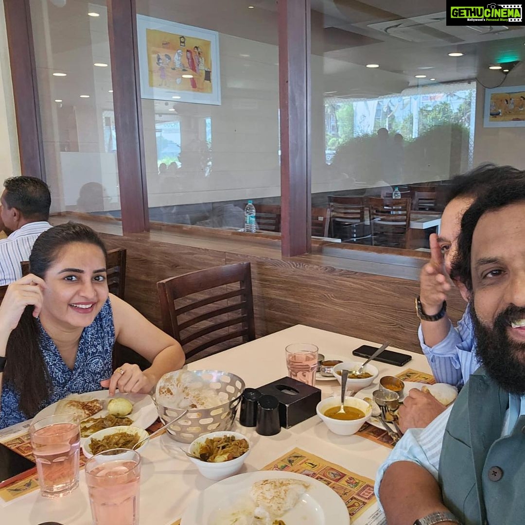 Bhama Instagram - Wow !! Today morning was awesome, to meet Devan uncle & Jayarajettan on my birthday !! A surprise that I will always cherish, thank you !!💙