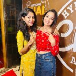 Bhanu Sri Mehra Instagram - With Darling & Beautiful @iam_bhanusri papa❤️😘 #partymode #yesterdaynight✨ #madhupriya #bhanusri