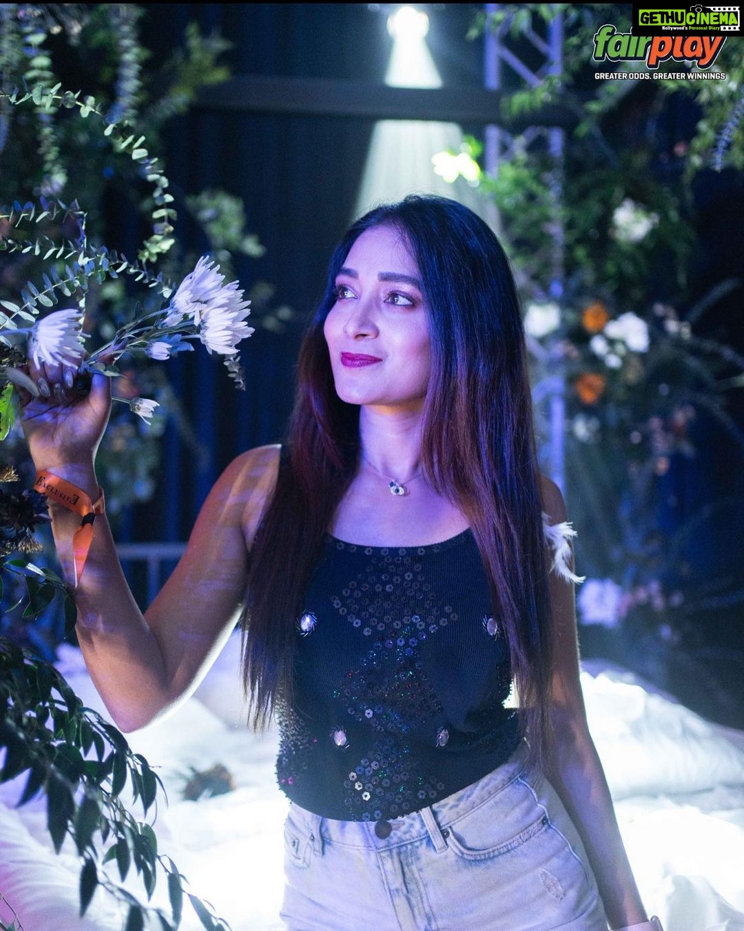 Bhanu Sri Mehra Instagram - Omg what a night, thank you #fairplay & #badshah ! #fairplayexclusive #thailand #phuket #badshahprivateconcert #thisitthelife #badshahconcert #badshahxfairplay #partyon #night #bollywood #music #happy #mindblowing #rocking