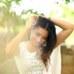 Bhanu Sri Mehra Instagram - ✨️🦢 @they_call_me_keshu #reelsinstagram #trending #reelstrending #bhanusree🔥❤️