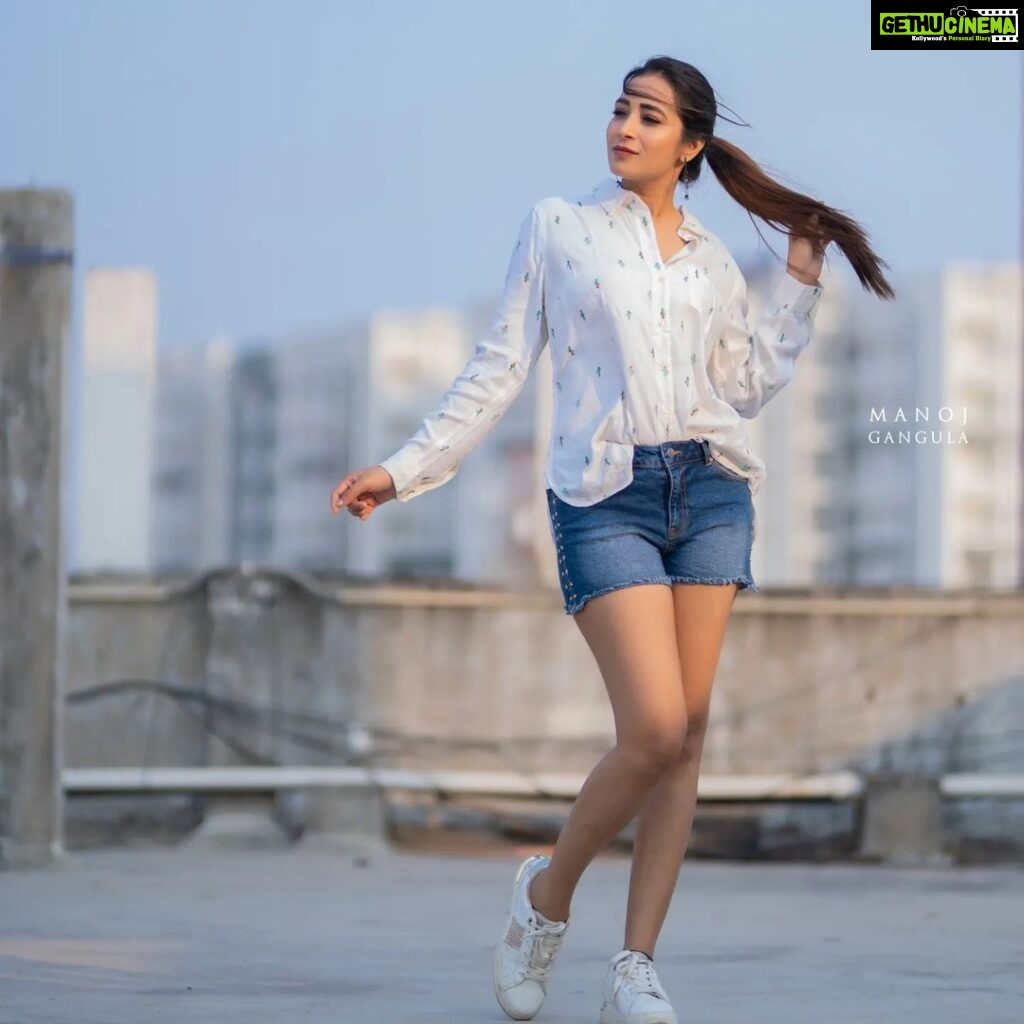Bhanu Sri Mehra Instagram - I am wearing an attitude with my daily clothes 💟 @manoj_gangula #attitude #girl #stylishlook #bepositive #behappy #bhanusree🔥❤️