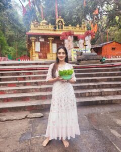 Bhanu Sri Mehra Instagram - Om Namo Venkateshaya 🙏 #devotional #time #blessed #feeling #positivevibes #only #peace #Venkateshaya #balaji #tirupati #tirumala Triputi Balaji Temple, Andra Pradesh
