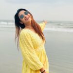 Bhanu Sri Mehra Instagram - 💛 Credit’s: @adv.harikagoud #goa #beach #goabeach #bhanusree🔥❤️ #selflove #positivevibes #only #peace #happy