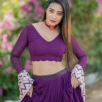 Bhanu Sri Mehra Instagram - Life is too short to wear boring 😴 clothes 🪻 Wearing : @sridevidesignerstudio PC : @manoj_gangula Hairstyle: @hairstylistravi #bhanusree🔥❤️ #hybridpilla #instafashion #halfsaree #love
