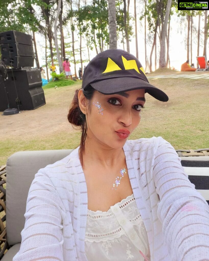 Bhanu Sri Mehra Instagram - Selfie 🤳 #bhanusree🔥❤️ #actorslife #busy #southindianactress #biggboss2 #anchor #hybridpilla