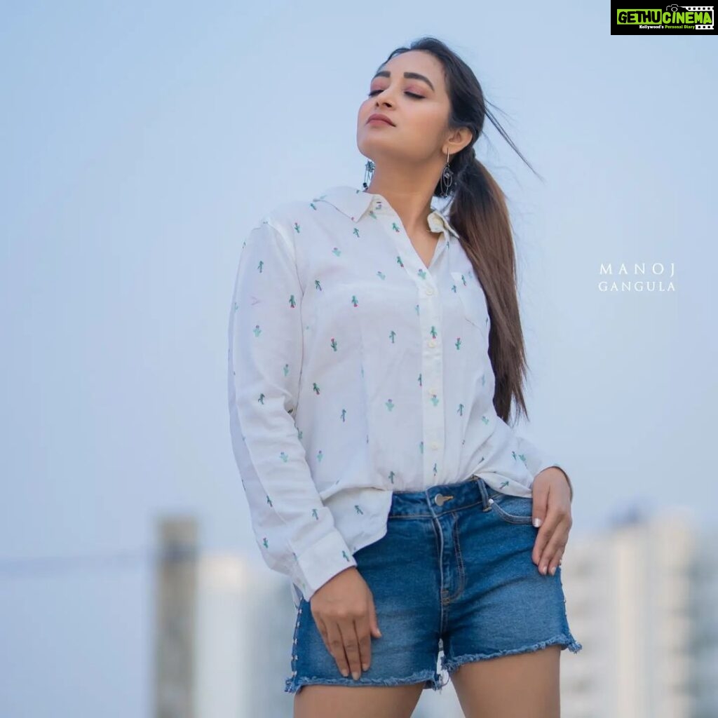 Bhanu Sri Mehra Instagram - I am wearing an attitude with my daily clothes 💟 @manoj_gangula #attitude #girl #stylishlook #bepositive #behappy #bhanusree🔥❤️