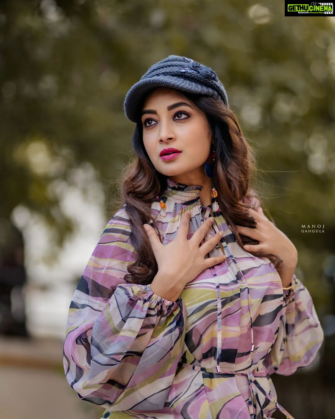 Bhanu Sri Mehra Instagram - Look for the magic every moment ✨️ Click: @manoj_gangula Make up: @shrad_dhamakeovers Hairstyle: @shrad_dhamakeovers #newclick #actorslife #busy #instsgram #instsgramfashion #telugupilla #bhanusree🔥❤️ #hybridpilla