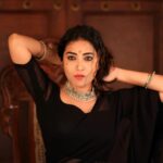 Bhanu Sri Mehra Instagram - Gungubhaikathiawadi in blacksaree 🖤 Pic : @snaplica_official @sonus_drone Wearing : @kalpana_vogeti Jewelry: @sahithivarma_official Location: @thefotogarage #gangubaikathiawadi #bhanusree🔥❤️ #instsgramlover💕 #hybridpilla