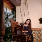 Bhanu Sri Mehra Instagram - Gungubhaikathiawadi in blacksaree 🖤 Pic : @snaplica_official @sonus_drone Wearing : @kalpana_vogeti Jewelry: @sahithivarma_official Location: @thefotogarage #gangubaikathiawadi #bhanusree🔥❤️ #instsgramlover💕 #hybridpilla