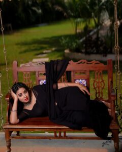 Bhanu Sri Mehra Instagram - Gungubhaikathiawadi in blacksaree 🖤 

Pic : @snaplica_official @sonus_drone 

Wearing : @kalpana_vogeti 
Jewelry: @sahithivarma_official 
Location: @thefotogarage

#gangubaikathiawadi #bhanusree🔥❤️ #instsgramlover💕 #hybridpilla
