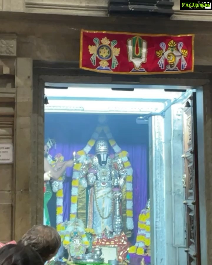 Bhanu Sri Mehra Instagram - The are no shortcuts to any place worth going ✨🤩 #devotional #inlondon #lakshminarayanatemple #londondiaries #instadaily London Sri Mahalakshmi Temple