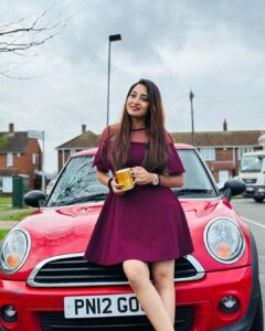 Bhanu Sri Mehra Instagram - The world is yours to explore ✨

#london #londondiaries #bhanusree🔥❤️ #travel #time #hybridpilla