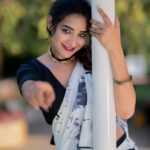 Bhanu Sri Mehra Instagram - A picture is worth a thousand words ✨️ ❤️ 📸 : @manoj_gangula Wearing: @sridevidesignerstudio Hairstyle: @hairstylistravi Jewelry: @pretty.jewelbox #sareelove #treditional #saree #backandwhite #goodmood #bhanusree🔥❤️