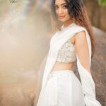 Bhanu Sri Mehra Instagram - ✨️ Styled by @officialanahita Outfit: @neelias_official Makeup: @vitta_makeovers PC: @they_call_me_keshu #instapost #bhanusree🔥❤️ #hybridpilla #southindianactress #tollywoodactress #telugupilla